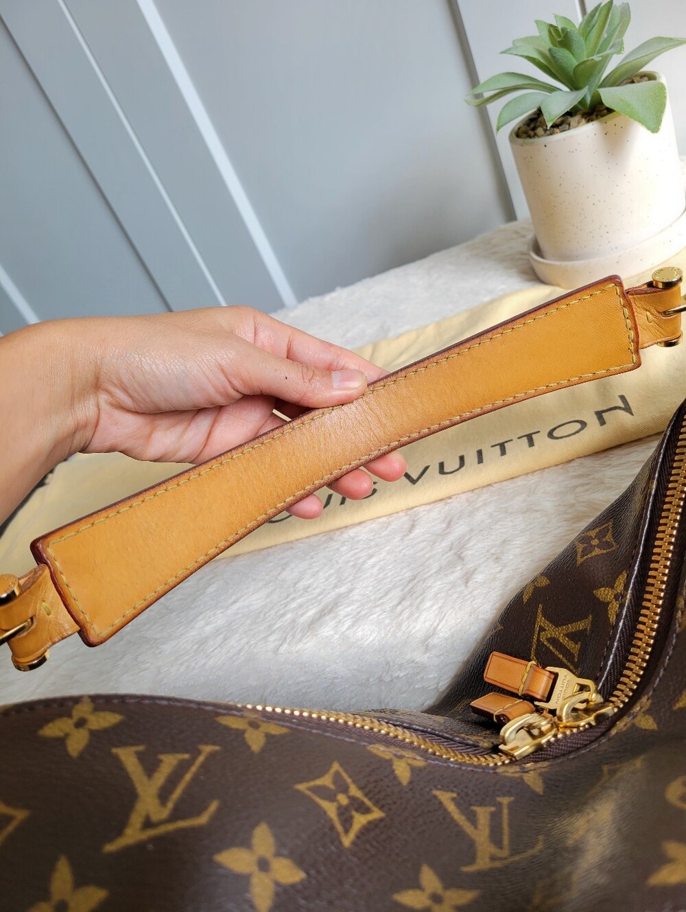 💕Authentic Louis Vuitton Hobo Bag SULLY MM Monogram "Very Rare & Discontinued" - Picture 5 of 17